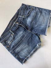 Load image into Gallery viewer, Citizens of Humanity Shorts 27