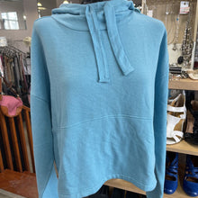 Load image into Gallery viewer, Zella Cropped Sweater M