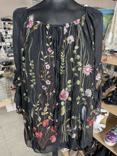 Load image into Gallery viewer, Beyond Capri Embroidered Top M/L