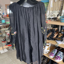 Load image into Gallery viewer, Beyond Capri Embroidered Top M/L