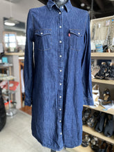 Load image into Gallery viewer, Levis Dress M