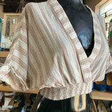 Load image into Gallery viewer, Urban Outfitters Cropped top S