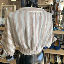Load image into Gallery viewer, Urban Outfitters Cropped top S