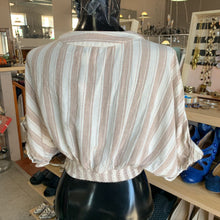 Load image into Gallery viewer, Urban Outfitters Cropped top S