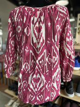 Load image into Gallery viewer, Lucky Brand top M