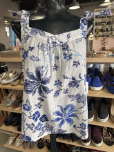 Load image into Gallery viewer, Gap floral tank top M NWT