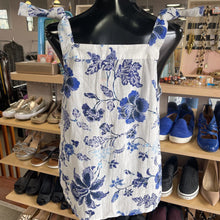Load image into Gallery viewer, Gap floral tank top M NWT