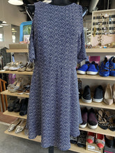 Load image into Gallery viewer, Banana Republic (outlet) cold shoulder dress 6