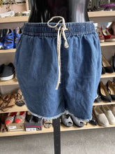 Load image into Gallery viewer, Wilfred Cotton Shorts M