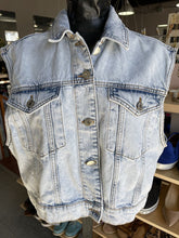 Load image into Gallery viewer, Zara Vest XL NWT
