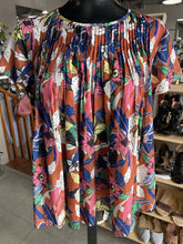 Load image into Gallery viewer, Dolan Pleated Top Short Sleeve S