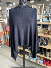 Load image into Gallery viewer, Lululemon Knit Poncho/Sweater O/S