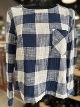 Load image into Gallery viewer, Cloth and Stone Linen Blend Top Long sleeve XS