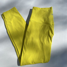 Load image into Gallery viewer, Lululemon cropped leggings 8