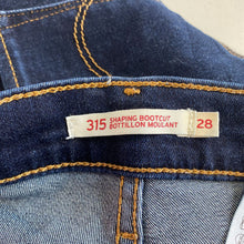 Load image into Gallery viewer, Levis 315 Shaping Bootcut Jeans 28