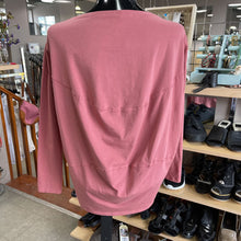 Load image into Gallery viewer, Lululemon Top 2