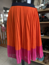 Load image into Gallery viewer, G.H Bass & Co Pleated Skirt 10 NWT