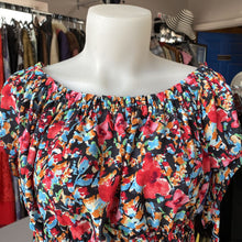 Load image into Gallery viewer, Zara Floral Top L