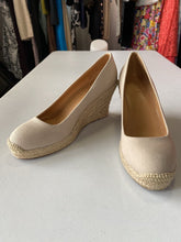 Load image into Gallery viewer, J Crew Wedge Sandals 7