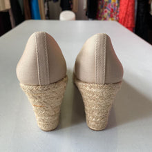 Load image into Gallery viewer, J Crew Wedge Sandals 7