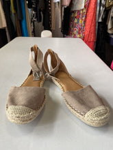 Load image into Gallery viewer, a new day Sandals 7