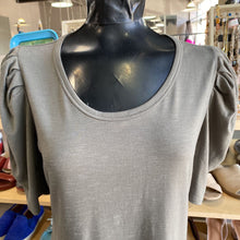 Load image into Gallery viewer, Tahari Top Short Sleeve M