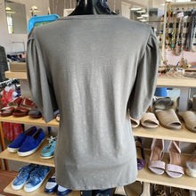 Load image into Gallery viewer, Tahari Top Short Sleeve M