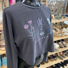 Load image into Gallery viewer, Urban Outfitters Cropped Top Long Sleeve S