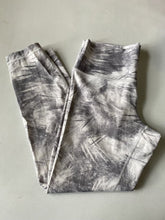 Load image into Gallery viewer, Lululemon Leggings 10