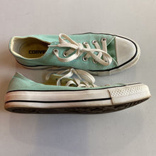 Load image into Gallery viewer, Converse sneakers 6.5