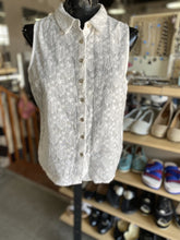 Load image into Gallery viewer, Yumi pineapple embroidered top M