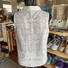 Load image into Gallery viewer, Yumi pineapple embroidered top M