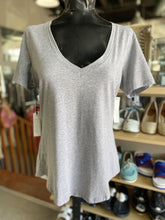 Load image into Gallery viewer, Babaton t-shirt L NWT