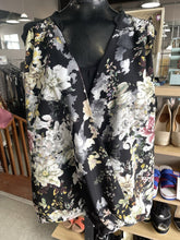 Load image into Gallery viewer, Dex Floral Top 1X