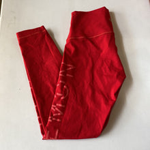 Load image into Gallery viewer, Lululemon cropped leggings 6