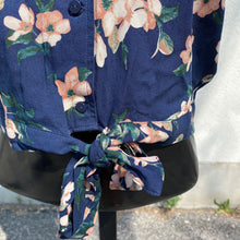 Load image into Gallery viewer, Vero Moda Floral Top NWT M