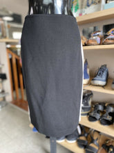 Load image into Gallery viewer, St. John Skirt NWT 2