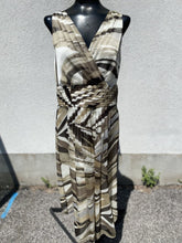 Load image into Gallery viewer, Banana Republic Dress 10 NWT