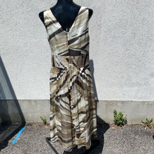 Load image into Gallery viewer, Banana Republic Dress 10 NWT