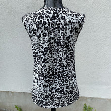 Load image into Gallery viewer, J Crew (outlet) Top 00