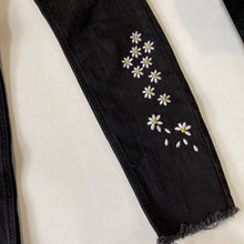 Load image into Gallery viewer, Desigual Embroidered Jeans 28