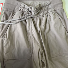 Load image into Gallery viewer, Lululemon pants 4