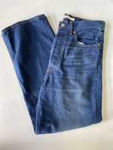 Load image into Gallery viewer, Levis Ribcage Straight Jeans 27