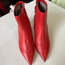 Load image into Gallery viewer, Top Shop Pointed Boot 5.5