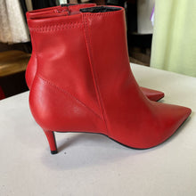 Load image into Gallery viewer, Top Shop Pointed Boot 5.5