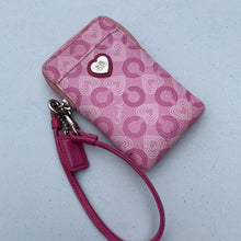 Load image into Gallery viewer, Coach Clutch