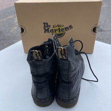 Load image into Gallery viewer, Dr. Martens Boots 9
