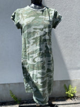 Load image into Gallery viewer, Gap Camo Dress M