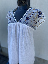 Load image into Gallery viewer, Lucky Brand floral shoulder top S
