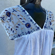 Load image into Gallery viewer, Lucky Brand floral shoulder top S